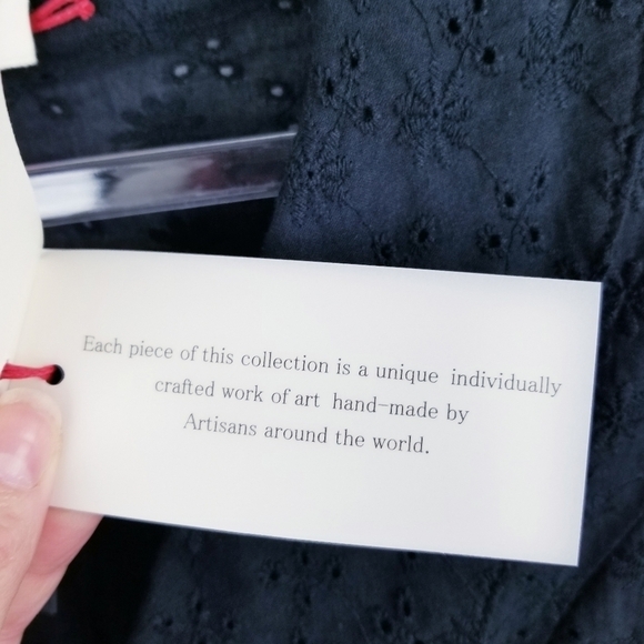 Solitaire Black Puff Sleeve Eyelet Top NWT - Picture 5 of 10